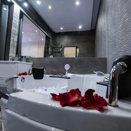 公寓 Jacuzzi & Relax By Leo Old Town *