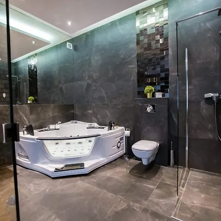 Jacuzzi & Relax By Leo Old Town Apartment