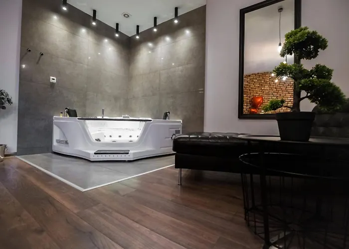 アパート Jacuzzi & Relax By Leo Old Town *