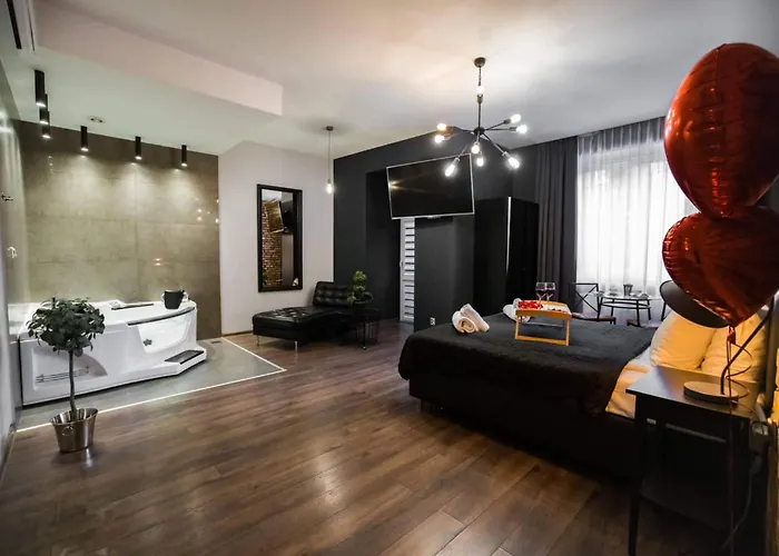 アパート Jacuzzi & Relax By Leo Old Town *