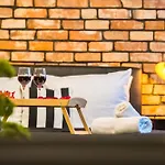 Jacuzzi & Relax By Leo Old Town 公寓 *