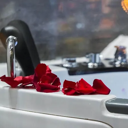 Jacuzzi & Relax By Leo Old Town Apartment *